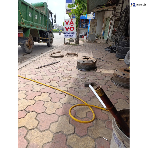 Lốp xe tải Bridgestone 900R20 R172 Giá Bán: Liên hệ